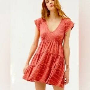 Urban Outfitters Light Coral Clay
Julia Tiered Ruffle V-Neck Mini Dress
Size S